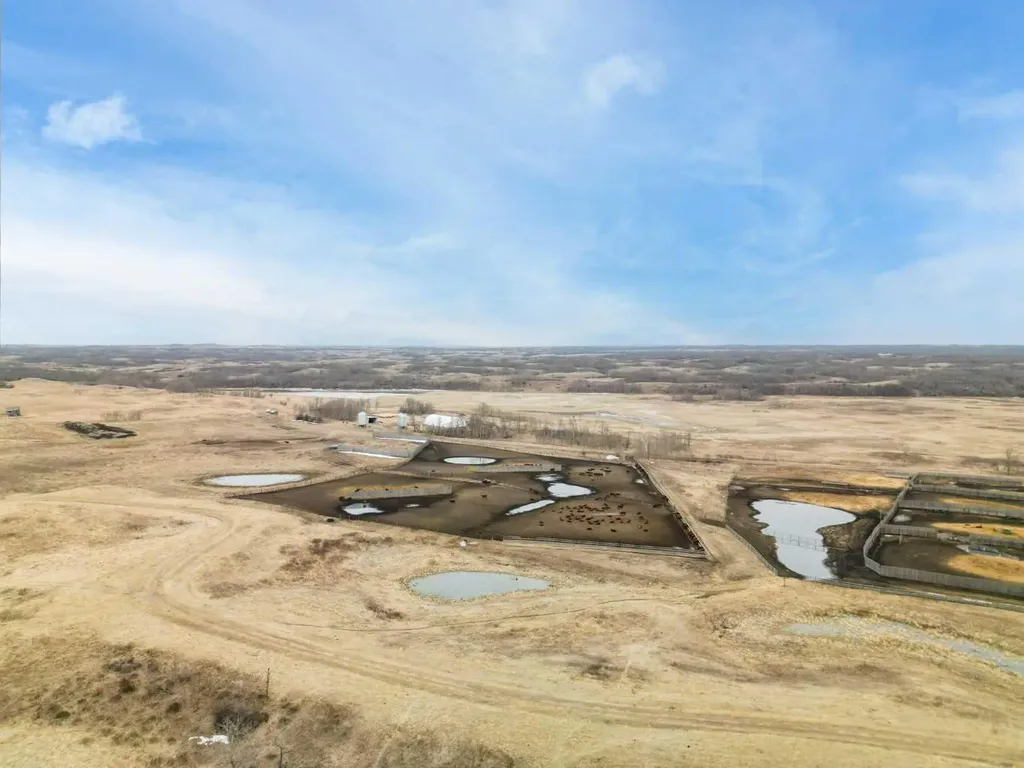 19472 Township Road 355 Big Valley AB T0J 0J0