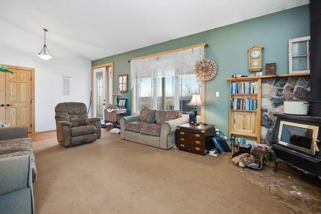 19472 Township Road 355 Big Valley AB T0J 0J0