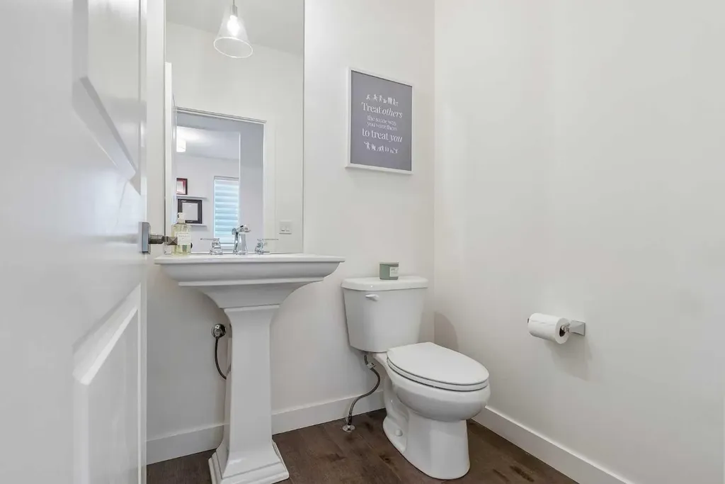 35 Mahogany Park SE Calgary AB T3M 2J9