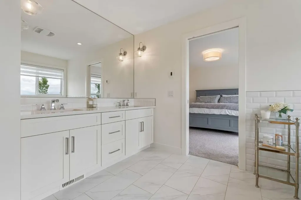 35 Mahogany Park SE Calgary AB T3M 2J9