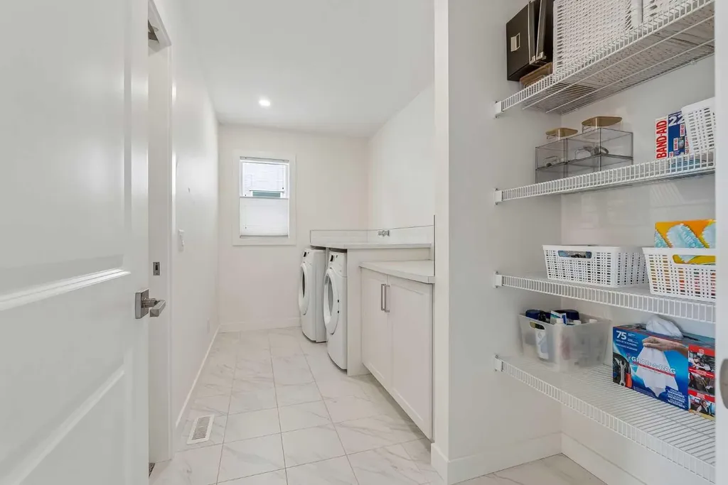 35 Mahogany Park SE Calgary AB T3M 2J9
