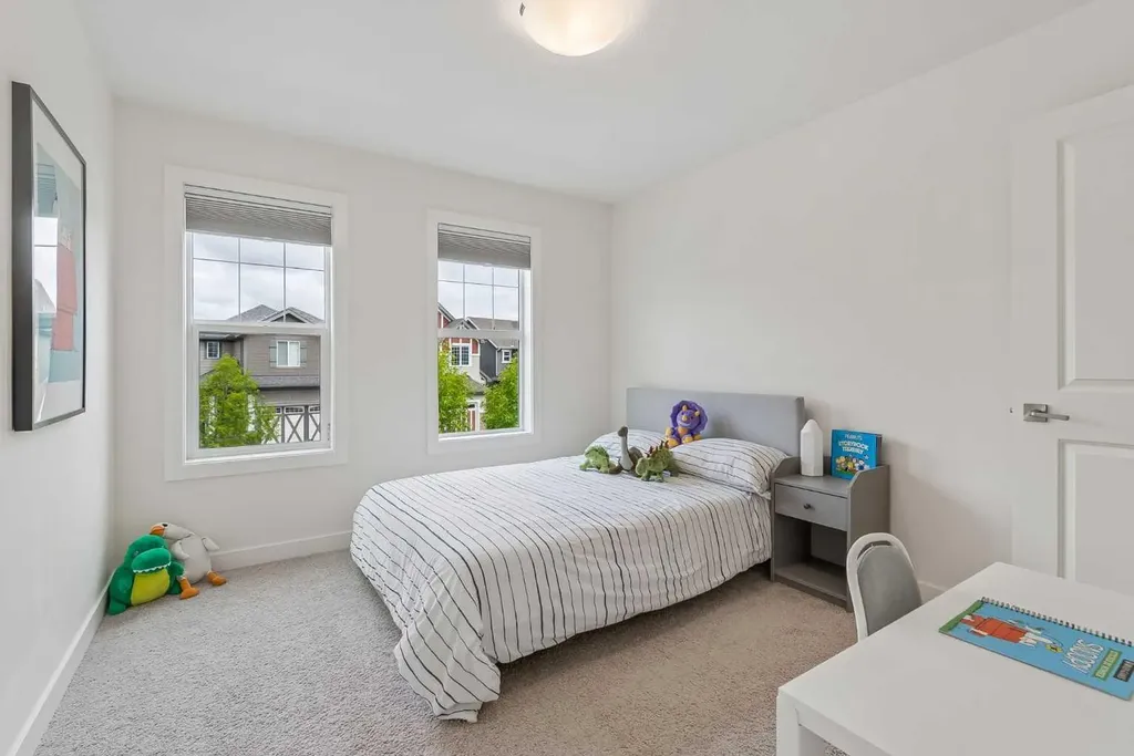 35 Mahogany Park SE Calgary AB T3M 2J9