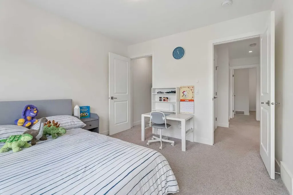 35 Mahogany Park SE Calgary AB T3M 2J9