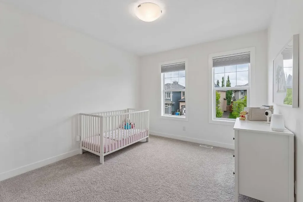 35 Mahogany Park SE Calgary AB T3M 2J9