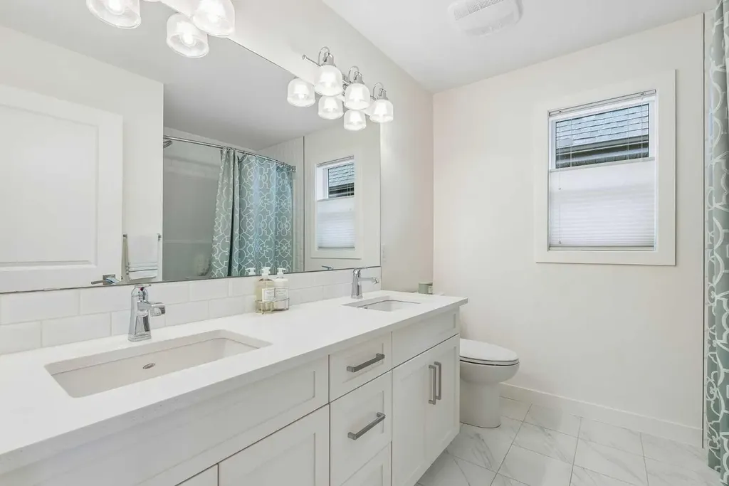 35 Mahogany Park SE Calgary AB T3M 2J9