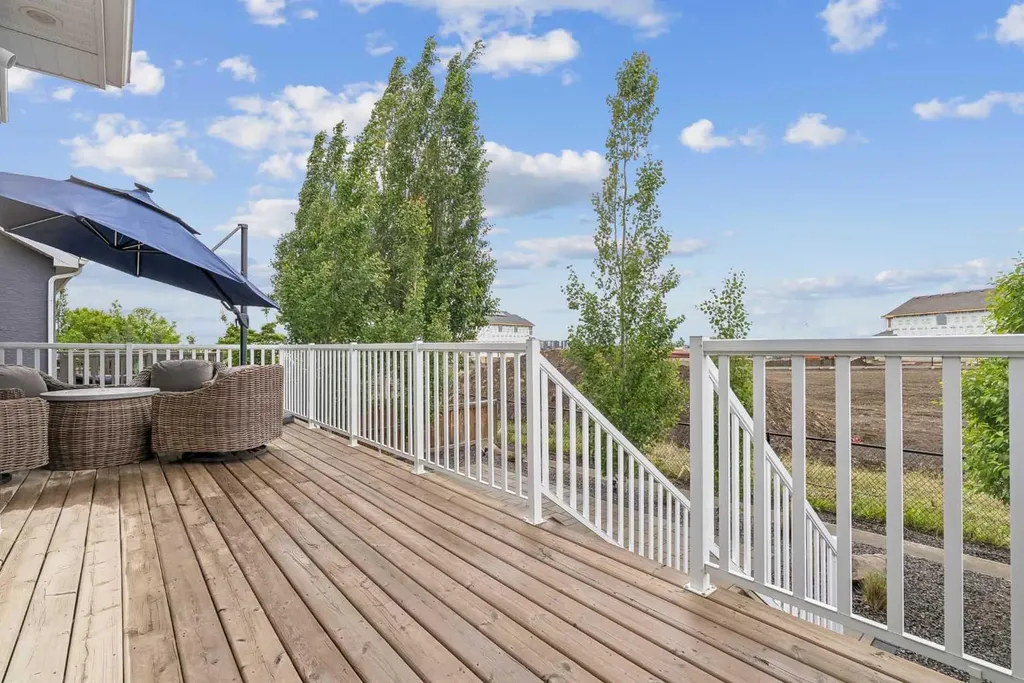35 Mahogany Park SE Calgary AB T3M 2J9