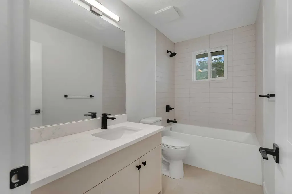 3410 30a Avenue SE Calgary AB T2B 0H6