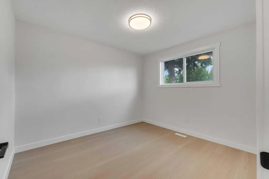 3410 30a Avenue SE Calgary AB T2B 0H6