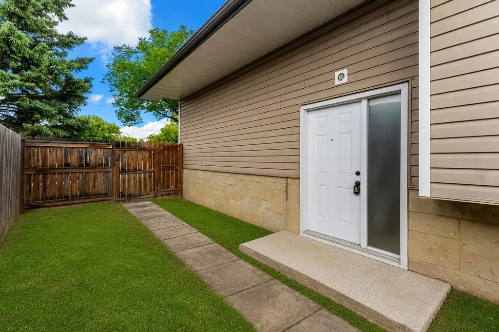 3410 30a Avenue SE Calgary AB T2B 0H6