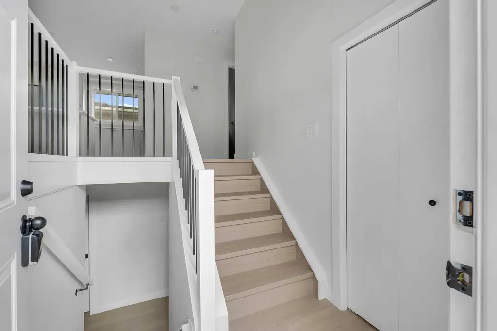 3410 30a Avenue SE Calgary AB T2B 0H6