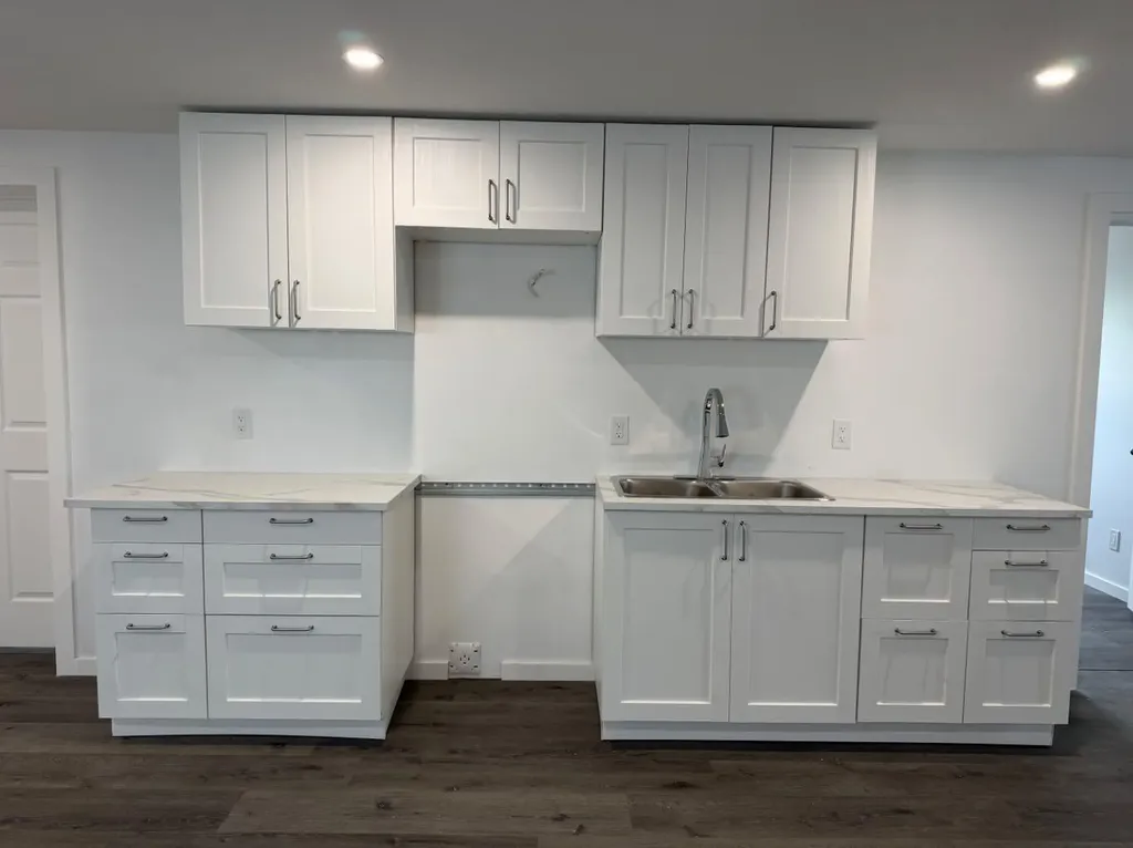 9908 103 Avenue Clairmont AB T8X4B5