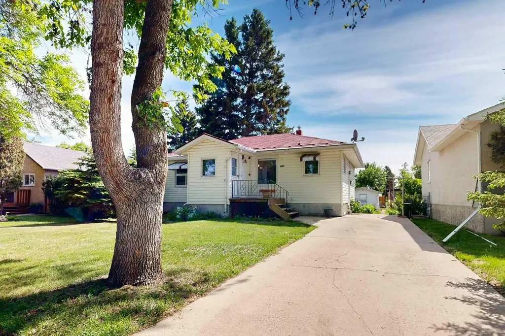 5009 44 Street Stettler AB T4K 1A3