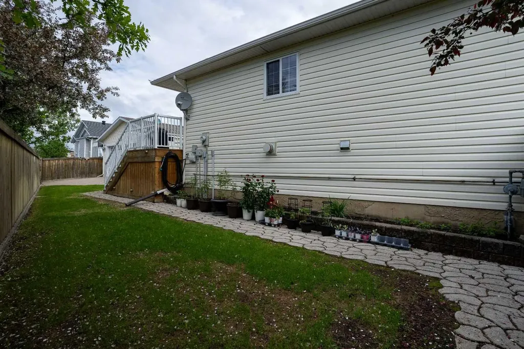 103 Laffont Way Fort Mcmurray AB T9H 2P9