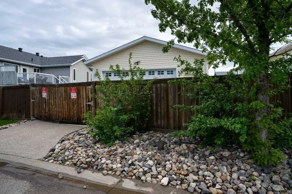 103 Laffont Way Fort Mcmurray AB T9H 2P9