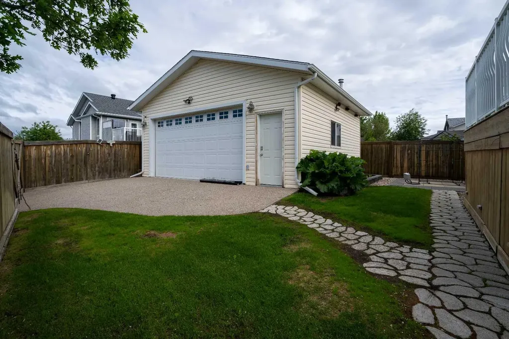 103 Laffont Way Fort Mcmurray AB T9H 2P9