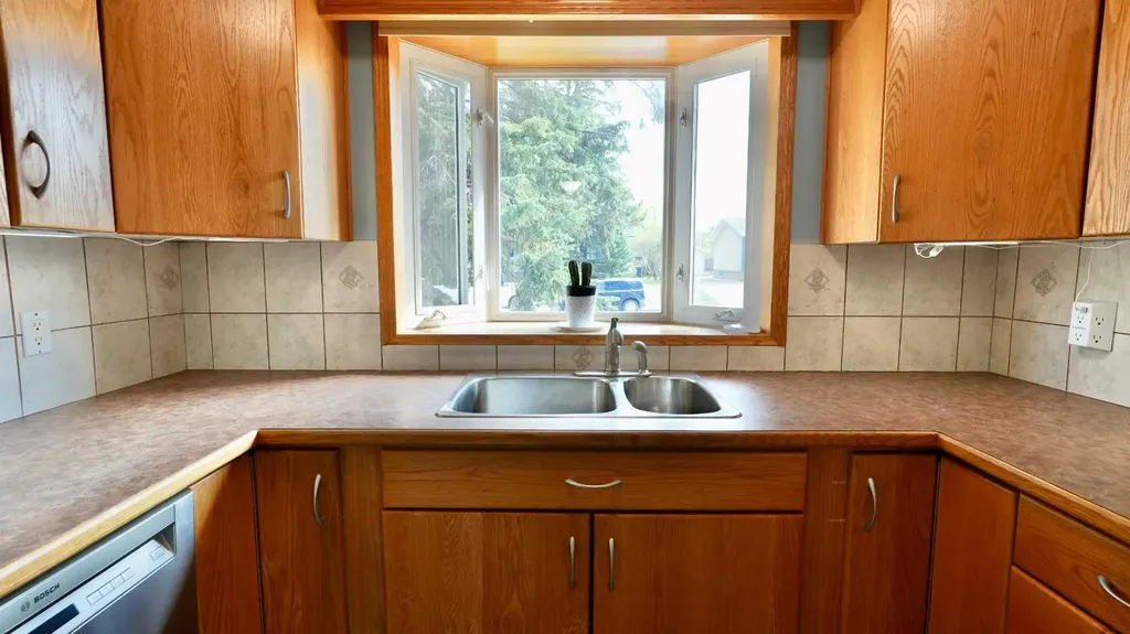 9714 77 Avenue Peace River AB T8S 1C9