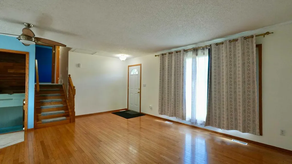 9714 77 Avenue Peace River AB T8S 1C9