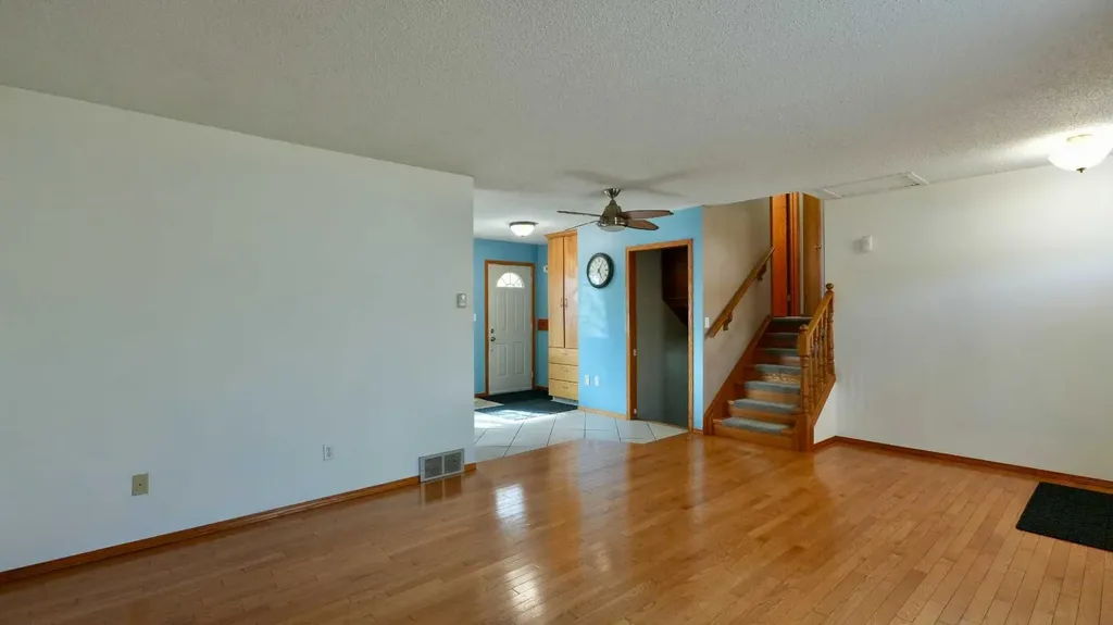 9714 77 Avenue Peace River AB T8S 1C9