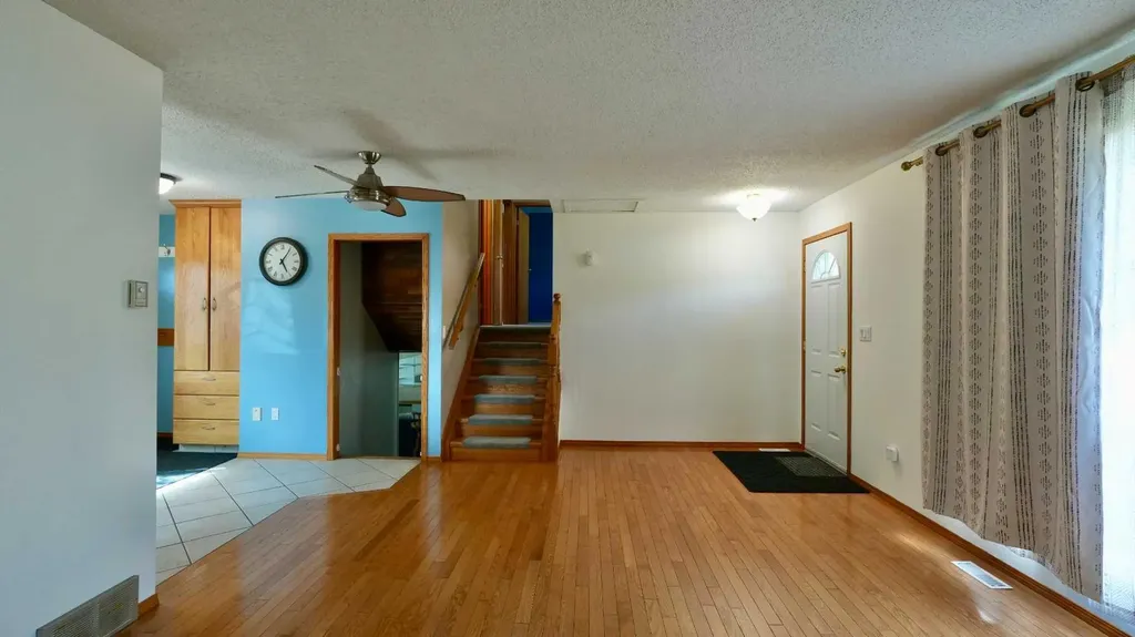 9714 77 Avenue Peace River AB T8S 1C9