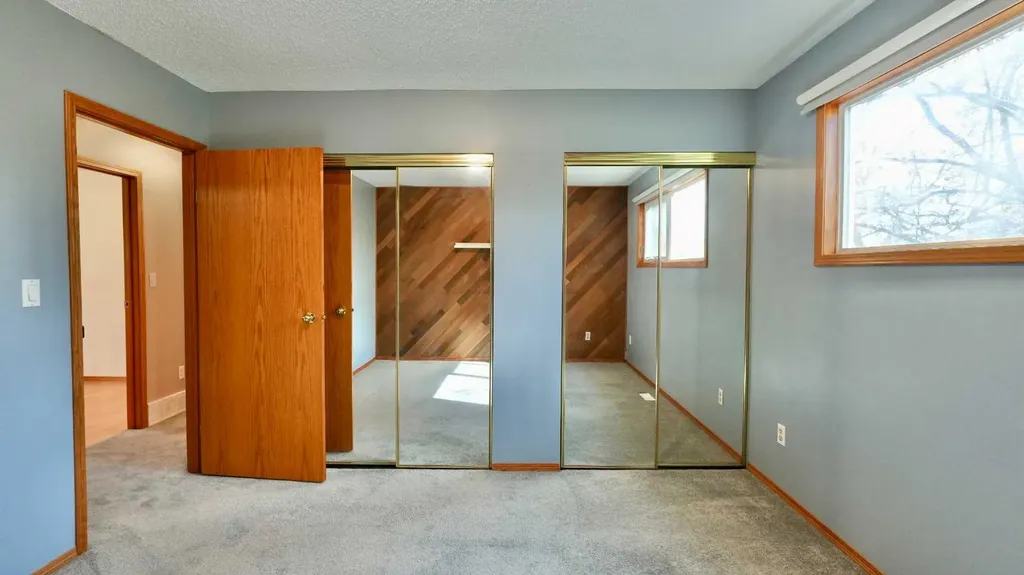 9714 77 Avenue Peace River AB T8S 1C9