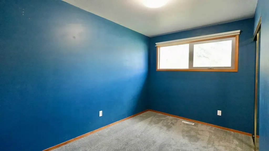 9714 77 Avenue Peace River AB T8S 1C9
