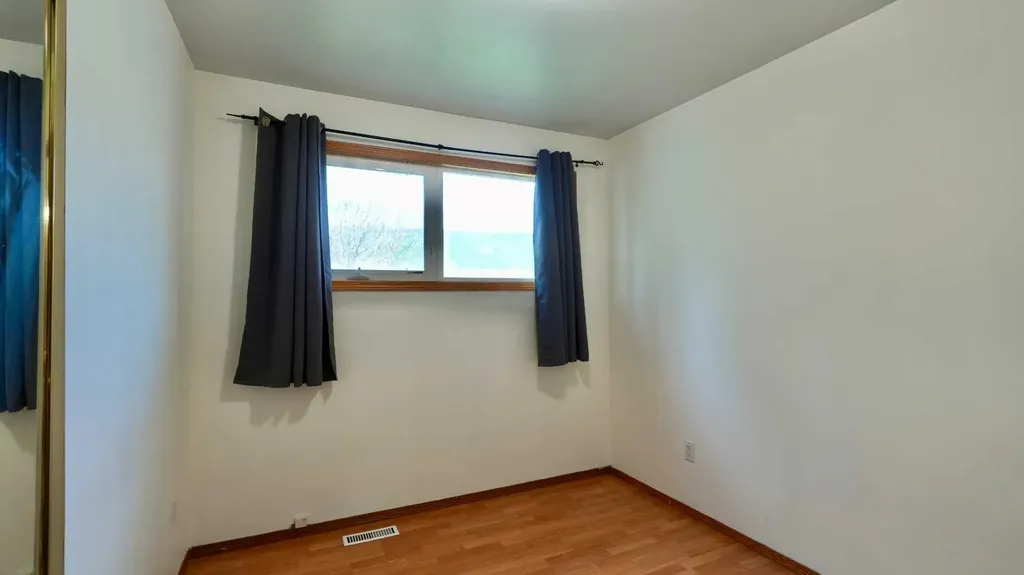 9714 77 Avenue Peace River AB T8S 1C9