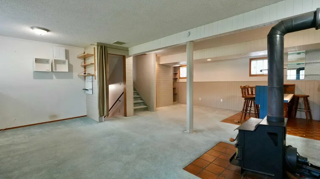 9714 77 Avenue Peace River AB T8S 1C9