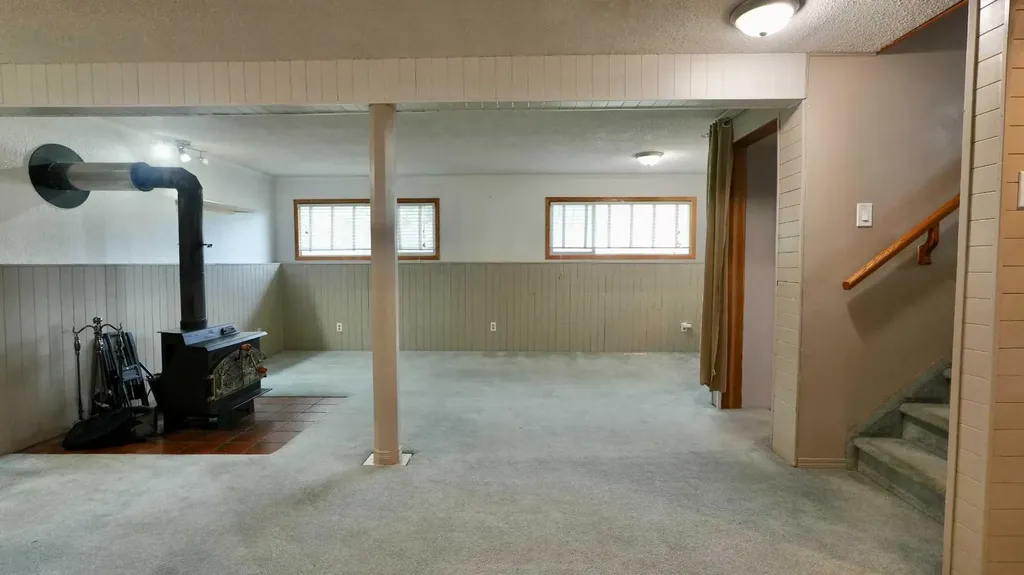 9714 77 Avenue Peace River AB T8S 1C9