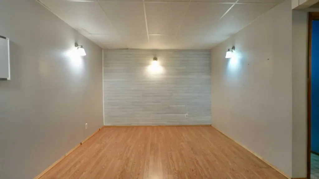 9714 77 Avenue Peace River AB T8S 1C9