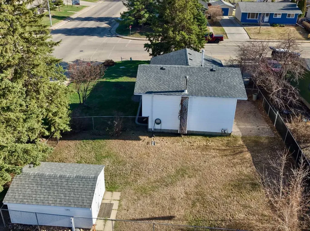 9714 77 Avenue Peace River AB T8S 1C9
