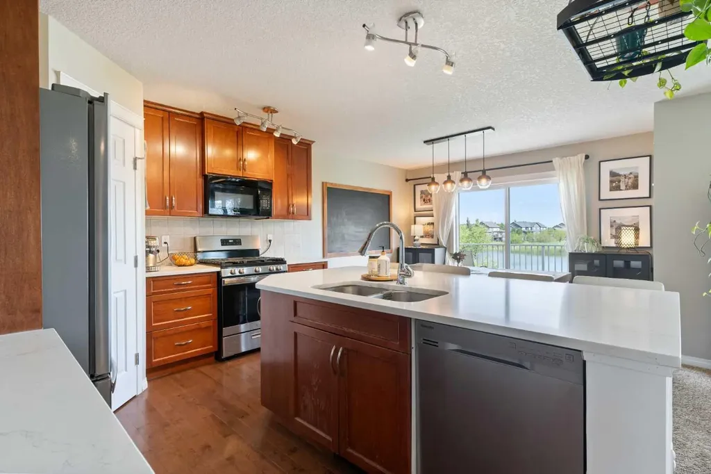 126 Morningside Point SW Airdrie AB T4B 3M3