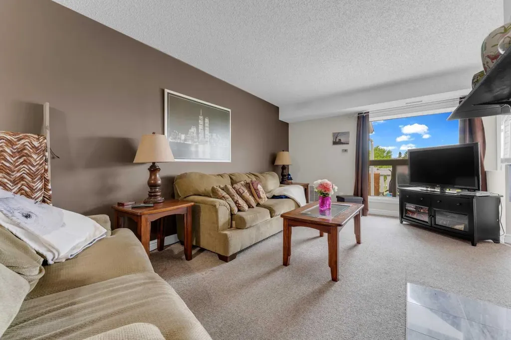 2703 79 Street Edmonton AB T6K 3Z6