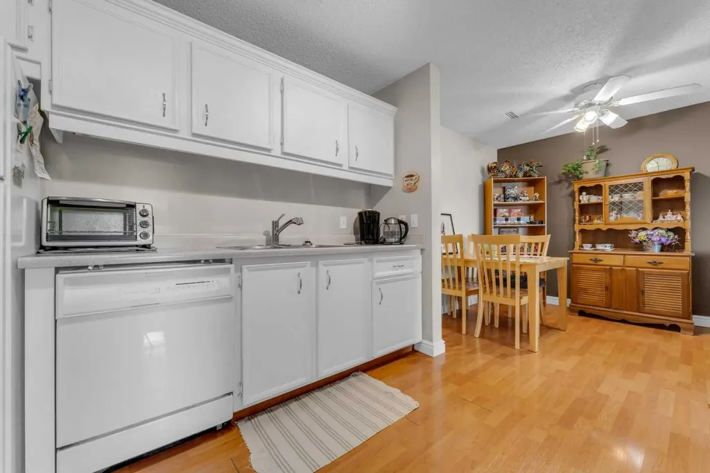 2703 79 Street Edmonton AB T6K 3Z6