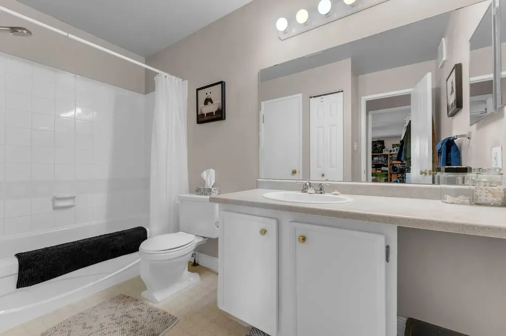 2703 79 Street Edmonton AB T6K 3Z6