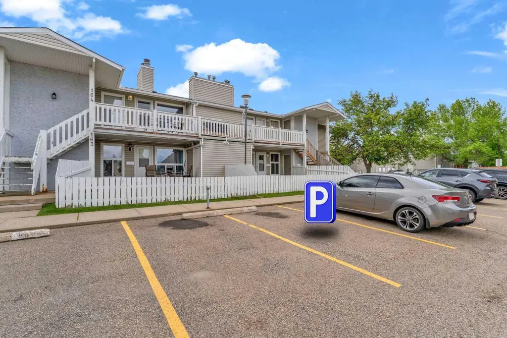 2703 79 Street Edmonton AB T6K 3Z6
