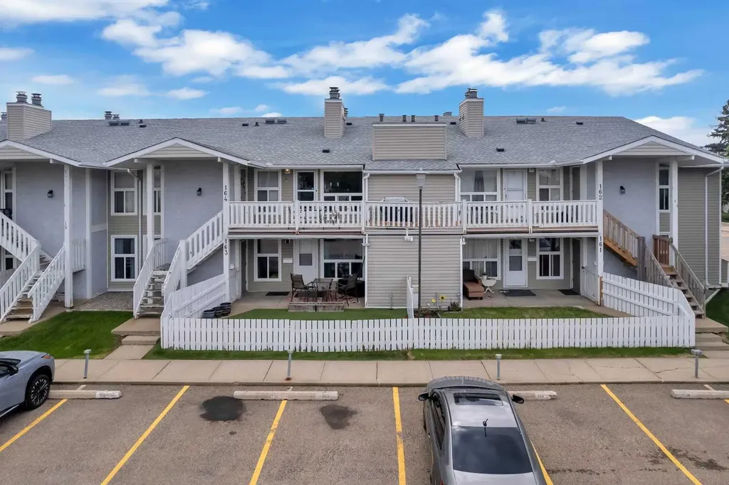 2703 79 Street Edmonton AB T6K 3Z6