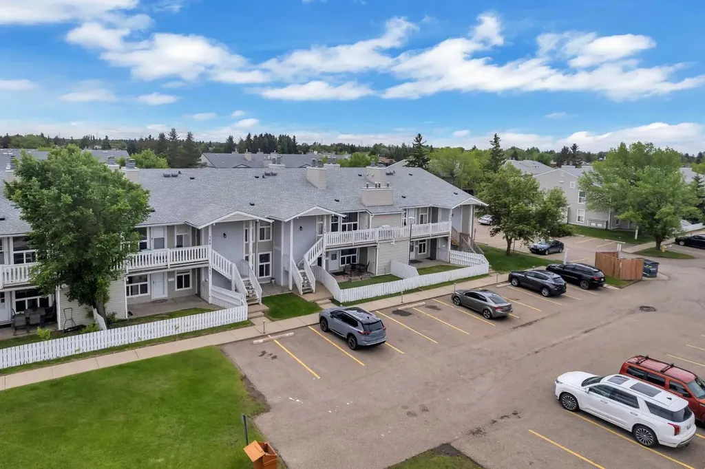 2703 79 Street Edmonton AB T6K 3Z6