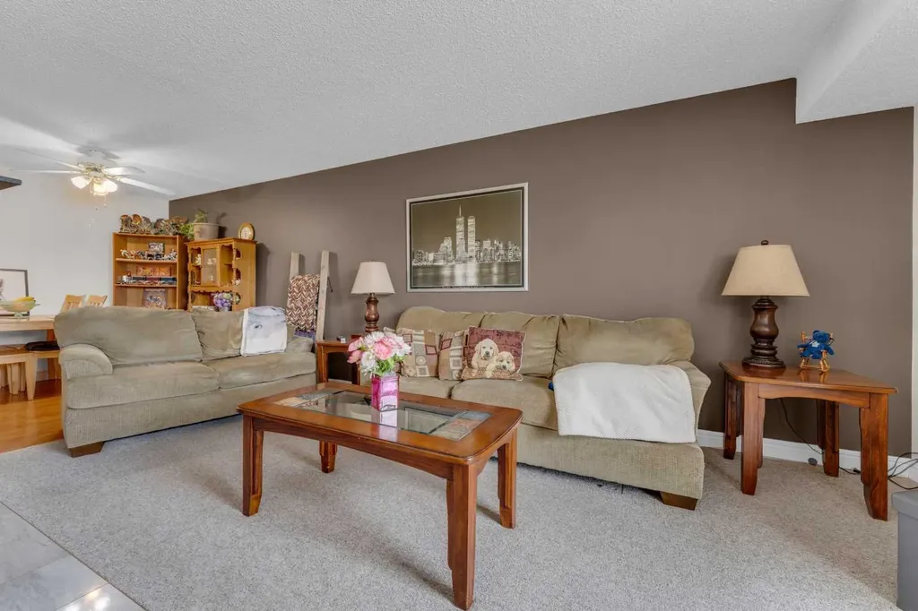 2703 79 Street Edmonton AB T6K 3Z6