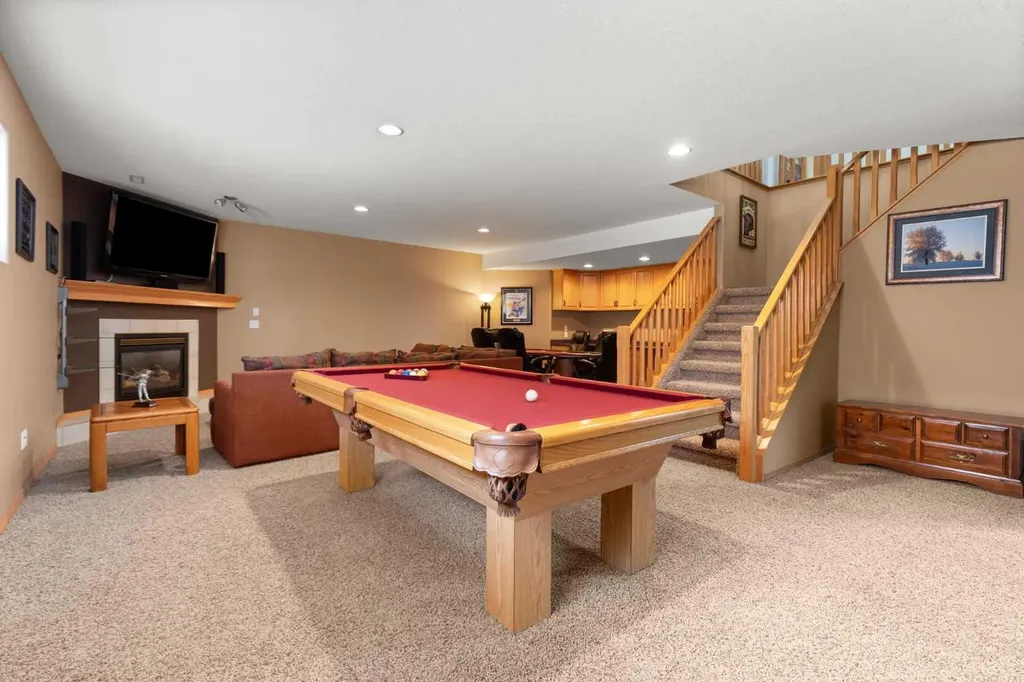 18 Riverview Drive SE Redcliff AB T0J2P0