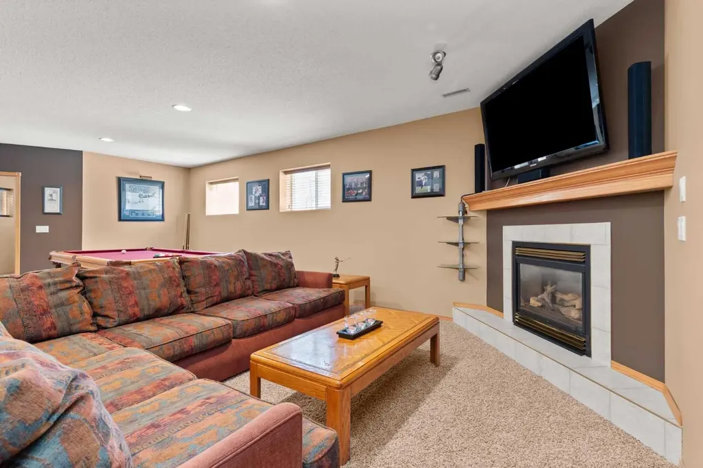 18 Riverview Drive SE Redcliff AB T0J2P0