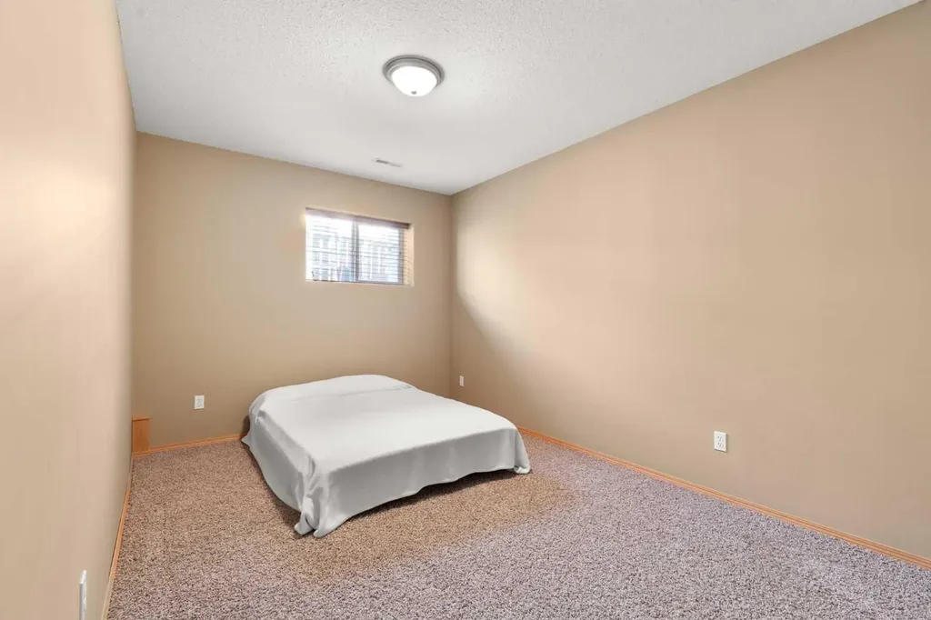 18 Riverview Drive SE Redcliff AB T0J2P0