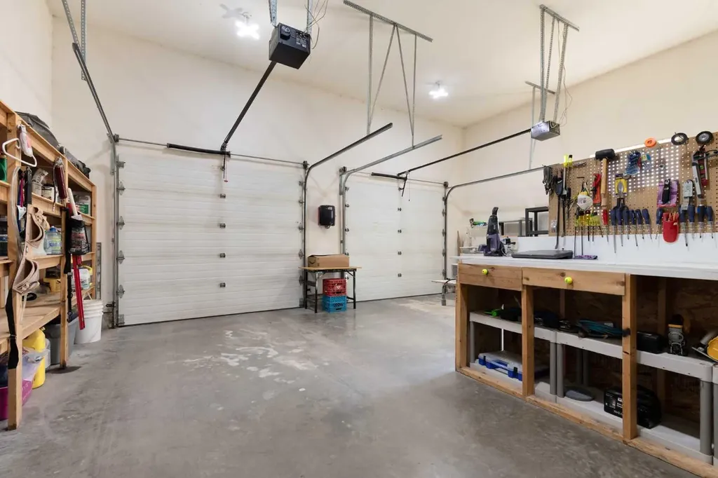 18 Riverview Drive SE Redcliff AB T0J2P0