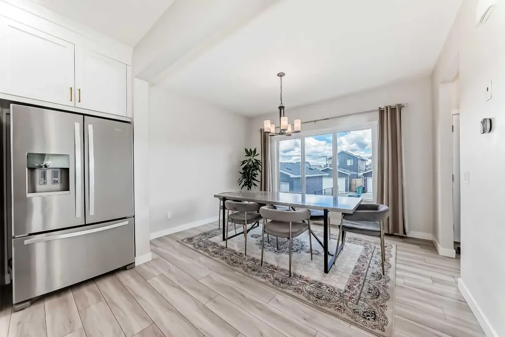 1104 Bayview Gardens SW Airdrie AB T4B 5K4