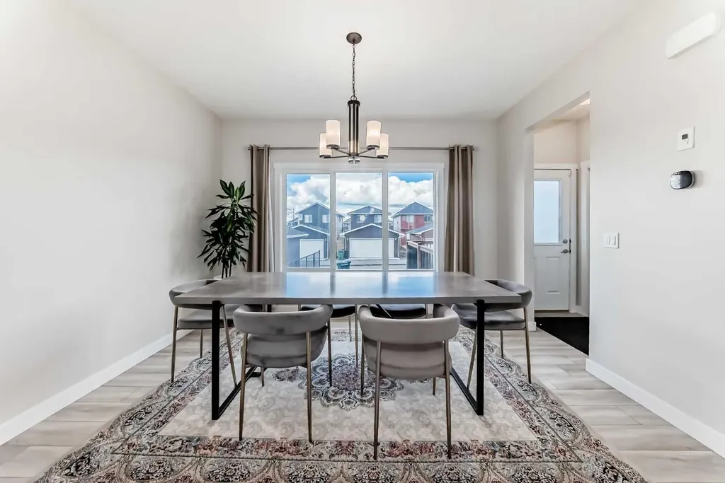 1104 Bayview Gardens SW Airdrie AB T4B 5K4