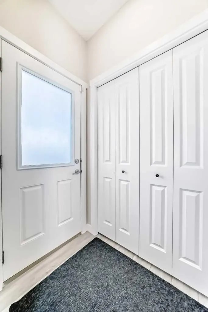 1104 Bayview Gardens SW Airdrie AB T4B 5K4