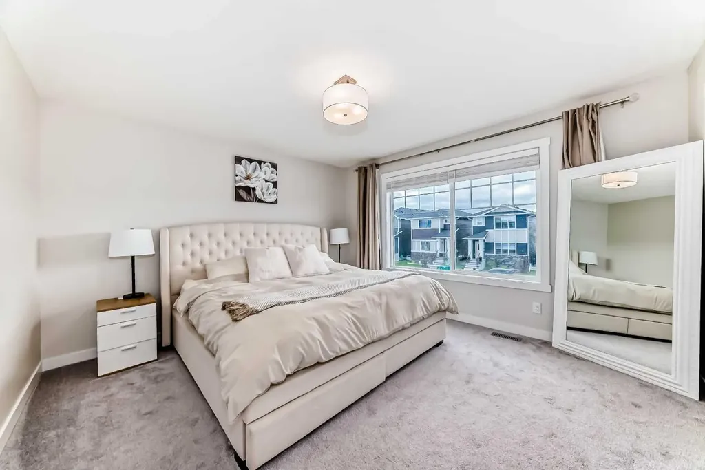 1104 Bayview Gardens SW Airdrie AB T4B 5K4