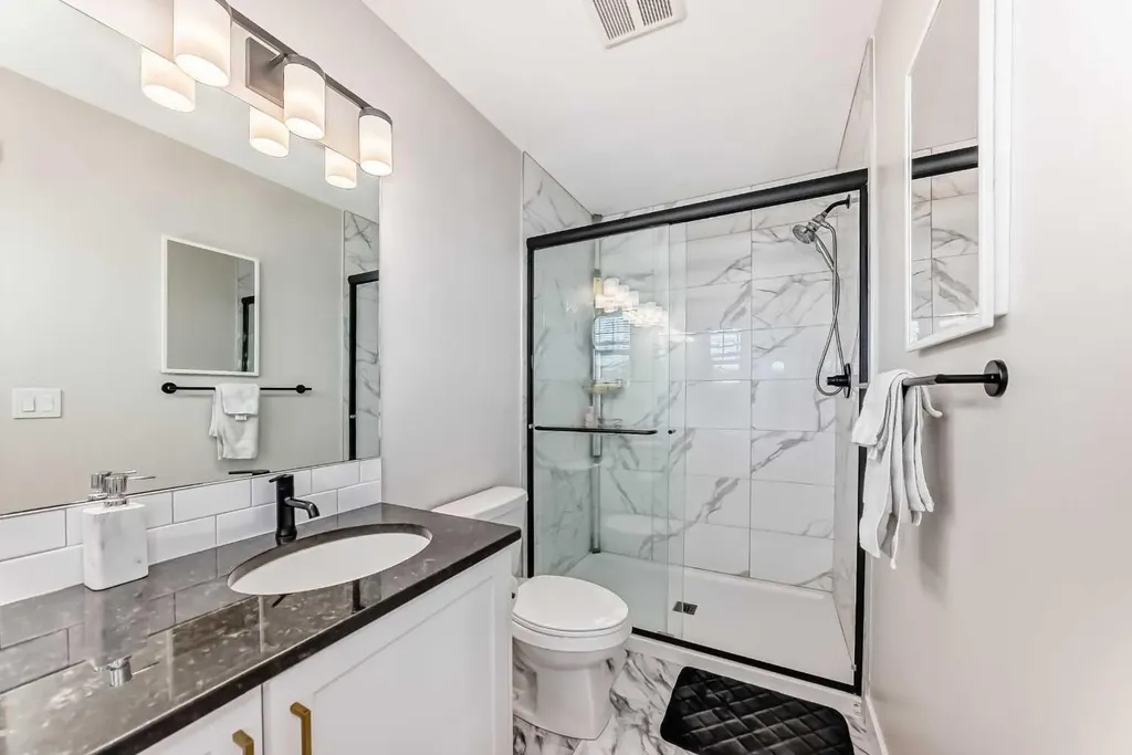 1104 Bayview Gardens SW Airdrie AB T4B 5K4