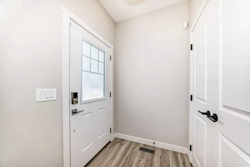 1104 Bayview Gardens SW Airdrie AB T4B 5K4