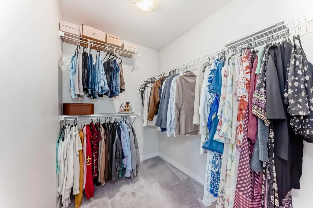 1104 Bayview Gardens SW Airdrie AB T4B 5K4
