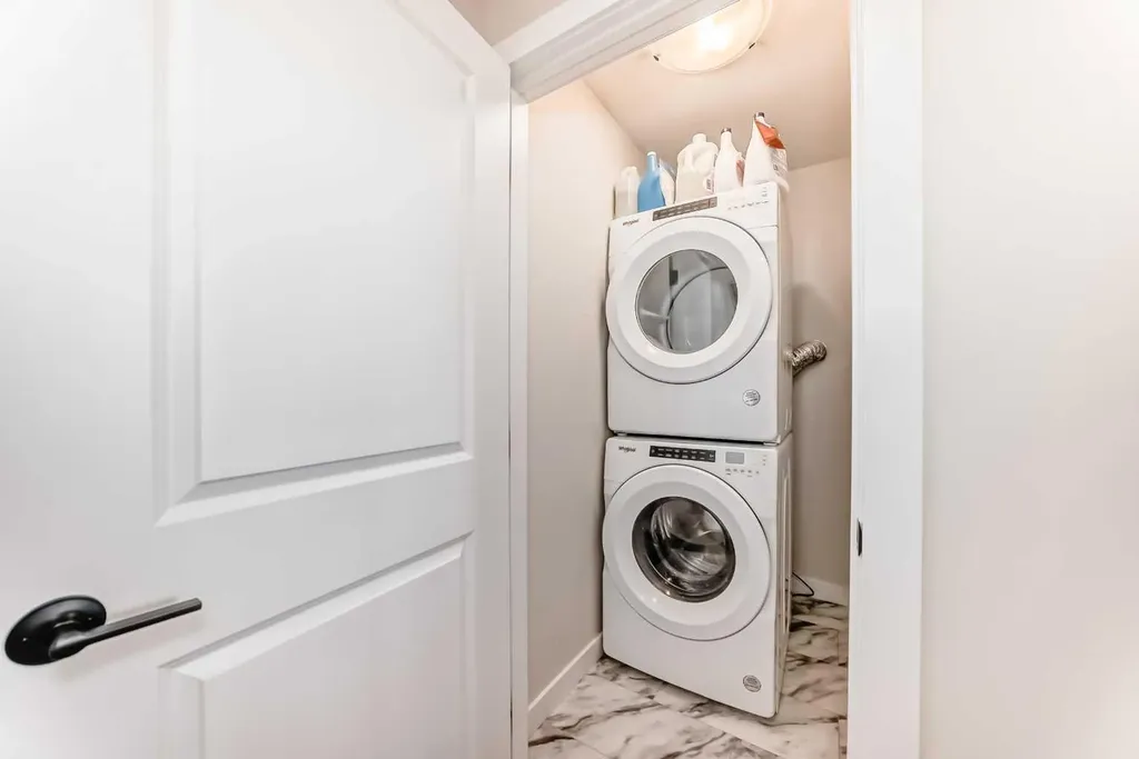 1104 Bayview Gardens SW Airdrie AB T4B 5K4
